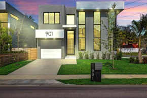 VillaPlaya brand new home, modern style resort!